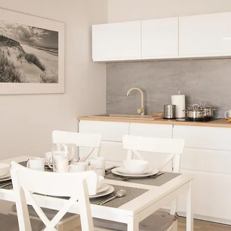 Piasek I Woda W Grzybowie 150m Od Plazy * グジボボ